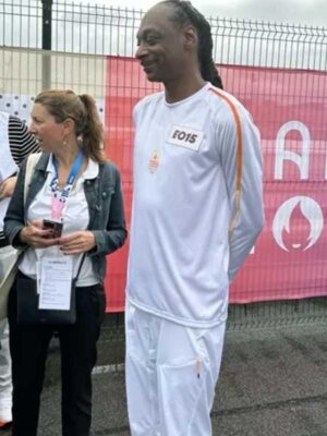 american-rapper-snoop-dogg-olympic-2024-white-t-shirt-1