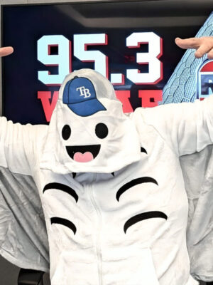 flappy-boi-fleece-zip-up-white-hoodie-1