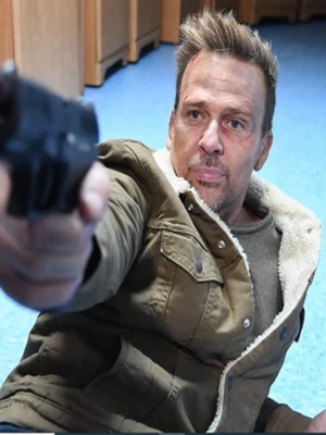 assault-on-va-33-sean-patrick-flanery-shearling-jacket-1