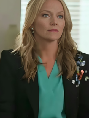 Becki Newton The Lincoln Lawyer S03 Lorna Crane Blazer