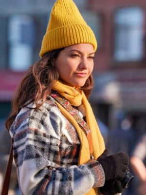 humberly-gonzalez-friends-family-christmas-plaid-coat-1