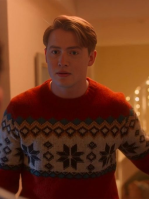 Kit Connor Heartstopper S03 Christmas Red Sweater