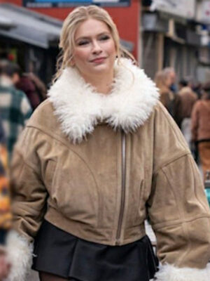 s04-camille-razat-emily-in-paris-beige-suede-jacket-1