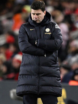 chelsea-fc-black-puffer-hooded-jacket-1