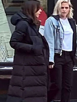 happiest-season-aubrey-plaza-black-hooded-coat