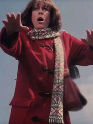 jamie-lee-curtis-christmas-with-the-kranks-red-hooded-coat-1