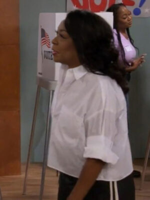 the-neighborhood-s07-tichina-arnold-white-shirt