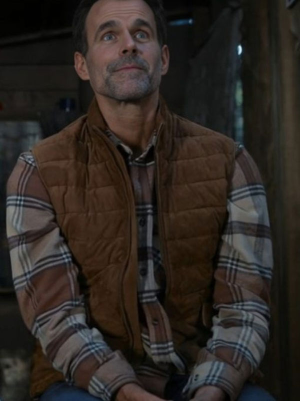 Home Sweet Christmas Cameron Mathison Brown Zipper Vest